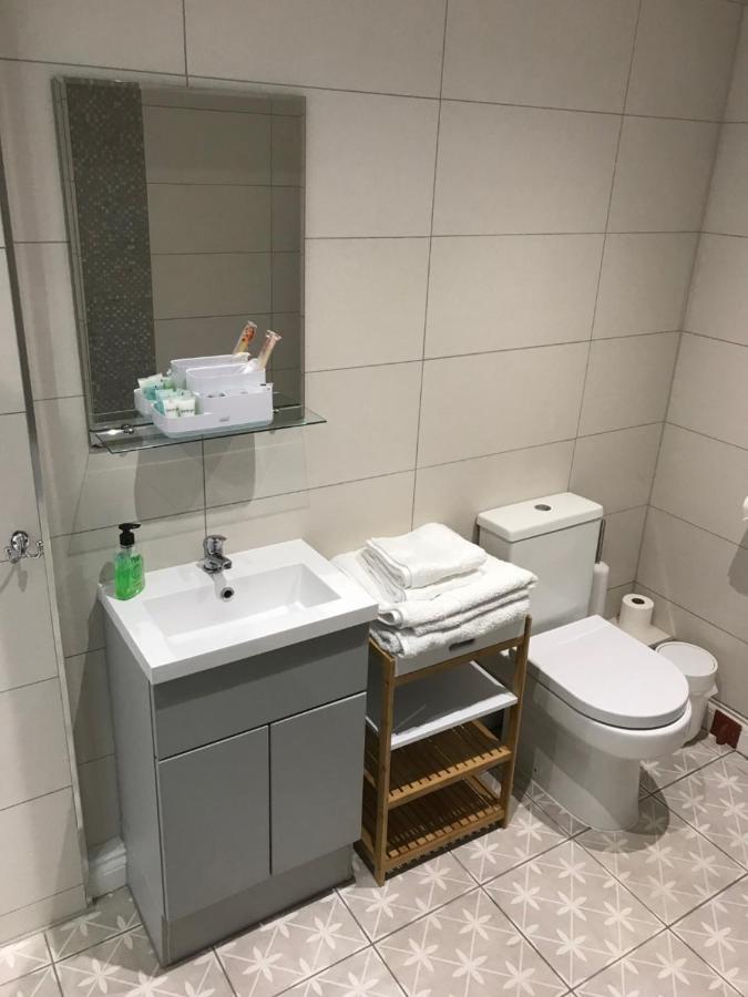 Luxury Refurbished 2 Bedroom Regency Apartment Челтнем Екстер'єр фото